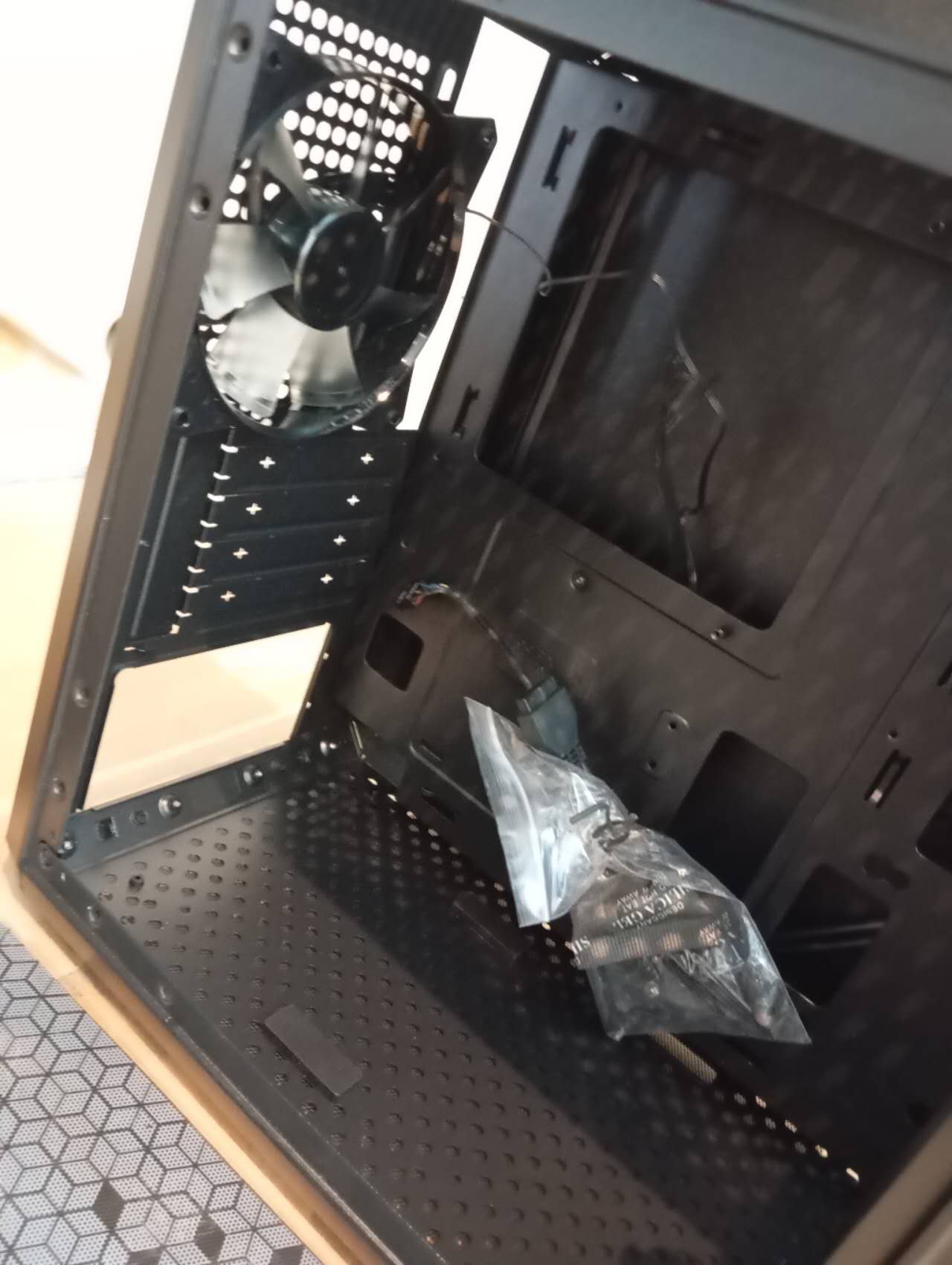 Cooler Master MasterBox Q300L, Refurbished Cooler Master MasterBox Q300L, Refurbished